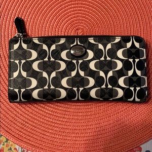 Coach Black and White zip long wallet